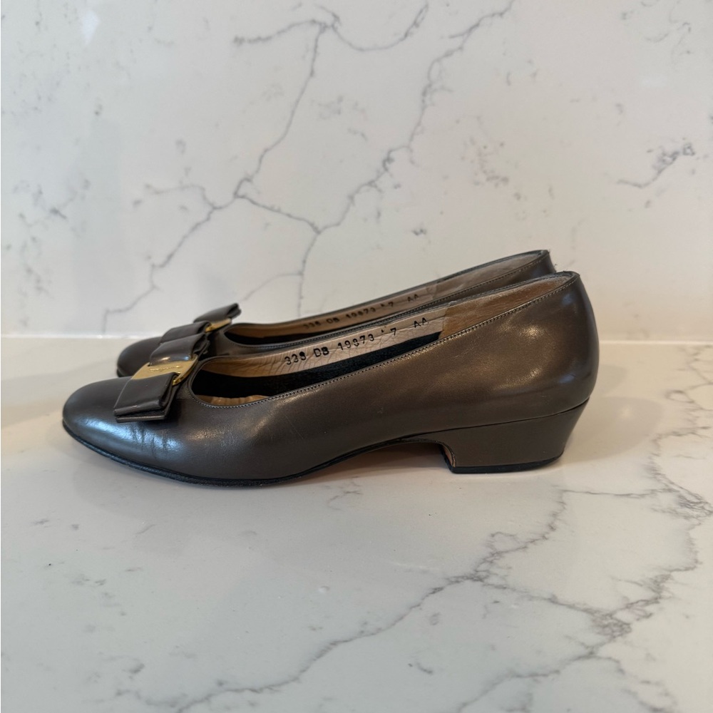Salvatore Ferragamo Brown Leather Flats with Gold Bow - Picture 2 of 4